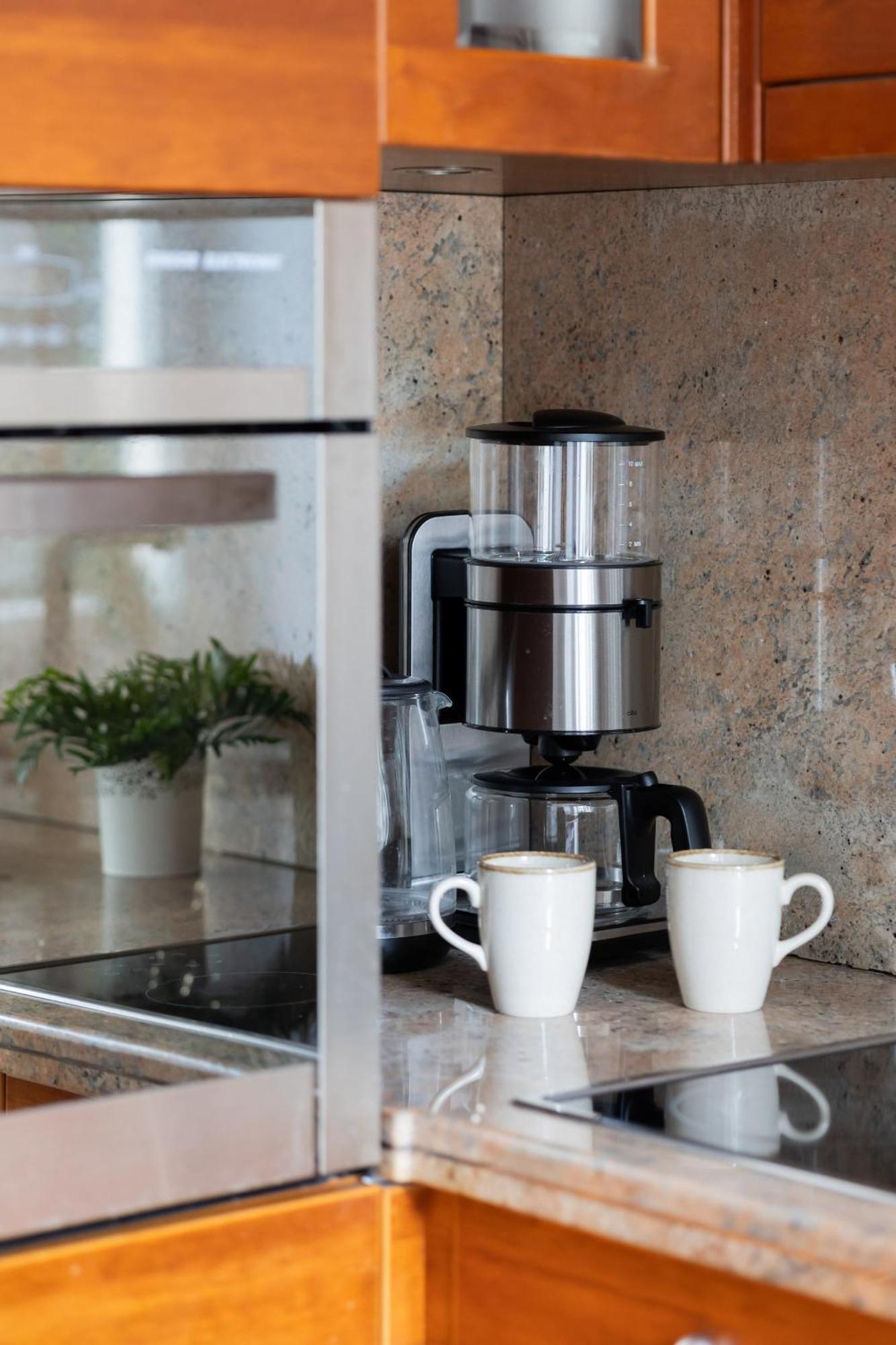 Elegant Filtry With Parking In By Renters Apartament *