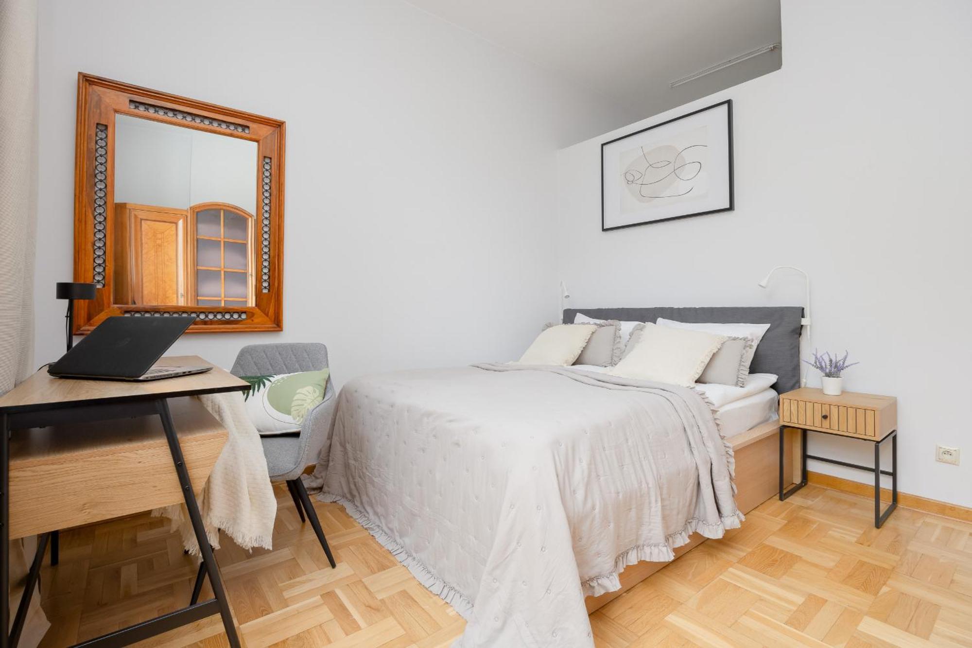 Apartament Elegant Filtry With Parking In By Renters