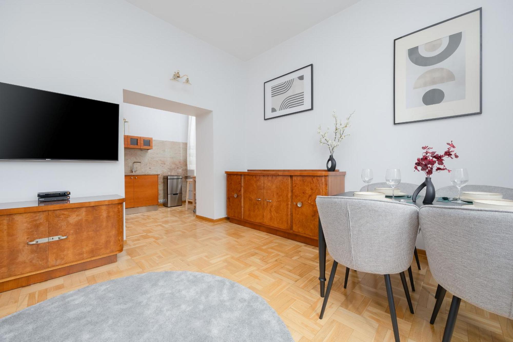Elegant Filtry With Parking In By Renters Apartament Warszawa