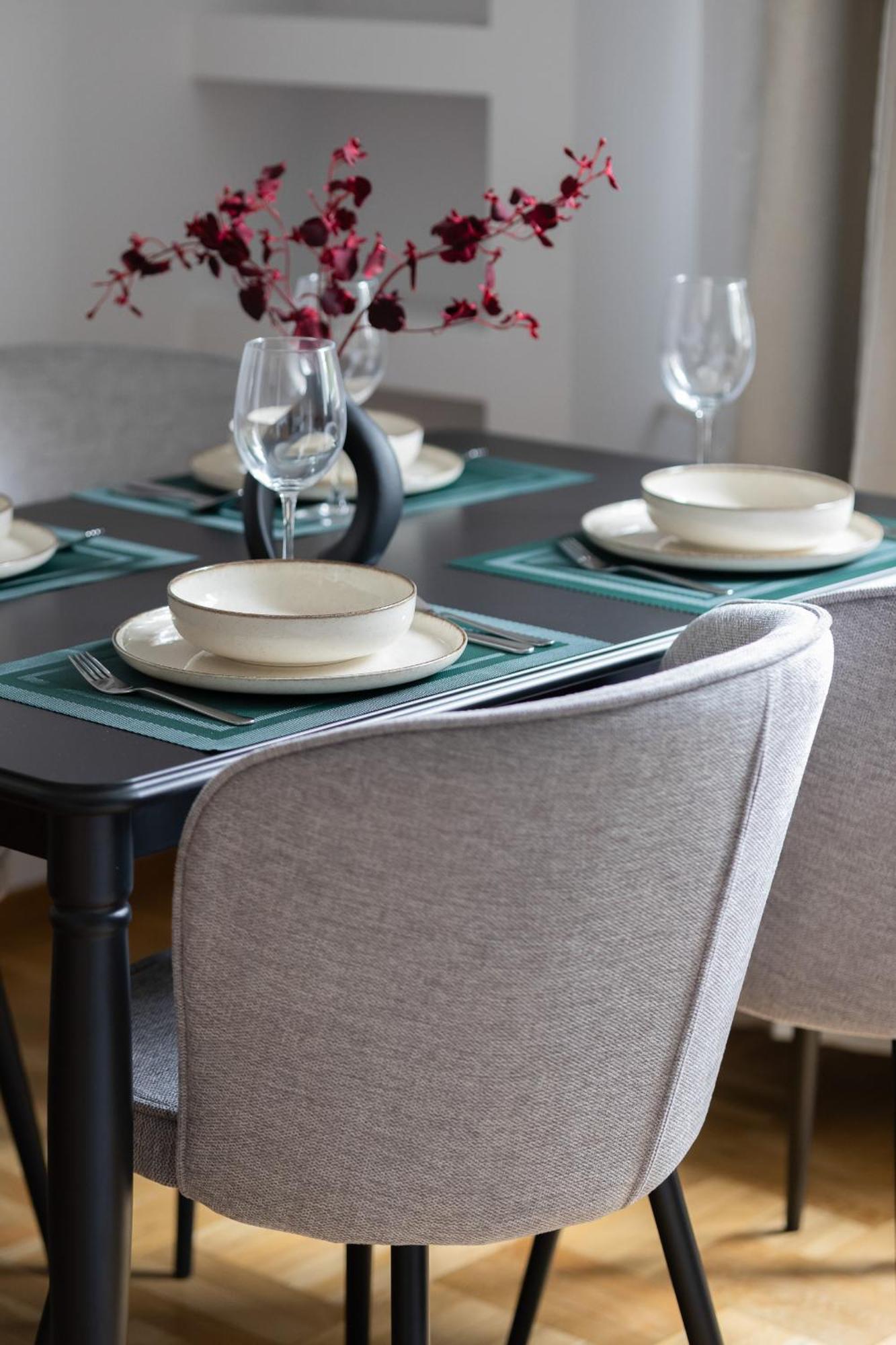 Elegant Filtry With Parking In By Renters Apartament Warszawa